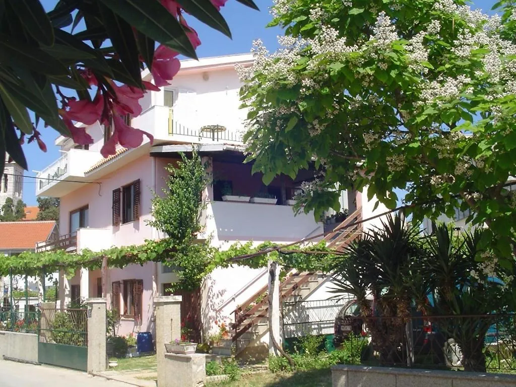 Vacation Apartment In Pakostane With Terrace, Wifi, Washing Machine